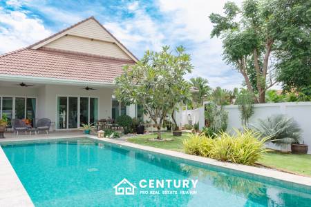 SMART HOUSE VALLEY : Elegant 3-Bedroom Villa with Pool