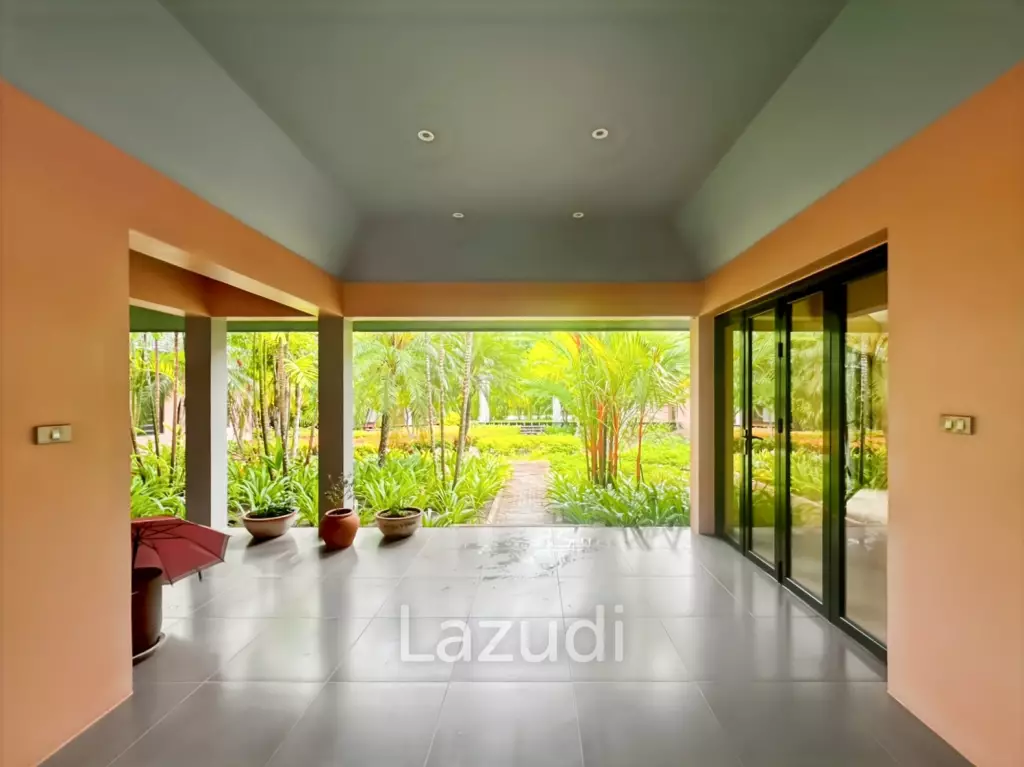 Elegant Eco-Design 5-Bedroom Villa on Over 2 Rai in Springfield Village