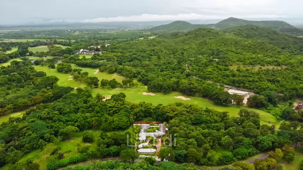 Elegant Eco-Design 5-Bedroom Villa on Over 2 Rai in Springfield Village