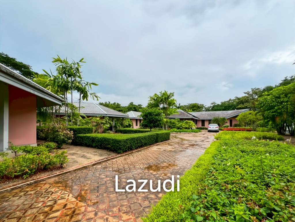 Elegant Eco-Design 5-Bedroom Villa on Over 2 Rai in Springfield Village
