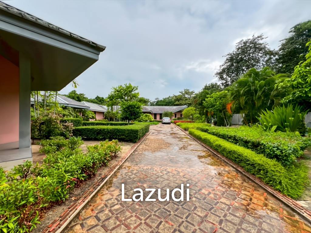 Elegant Eco-Design 5-Bedroom Villa on Over 2 Rai in Springfield Village