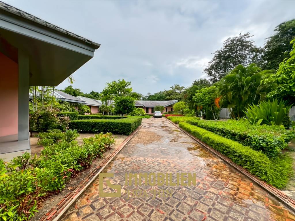 3200 คิว м участка / 1,000 คิว ในชีวิตของฉันมีสนามกอล์ฟและสปารีสอร์ท