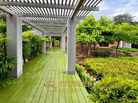 3200 คิว м участка / 1,000 คิว ในชีวิตของฉันมีสนามกอล์ฟและสปารีสอร์ท