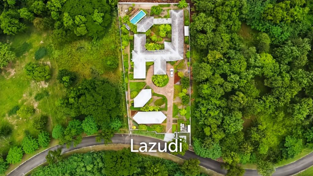 Elegant Eco-Design 5-Bedroom Villa on Over 2 Rai in Springfield Village