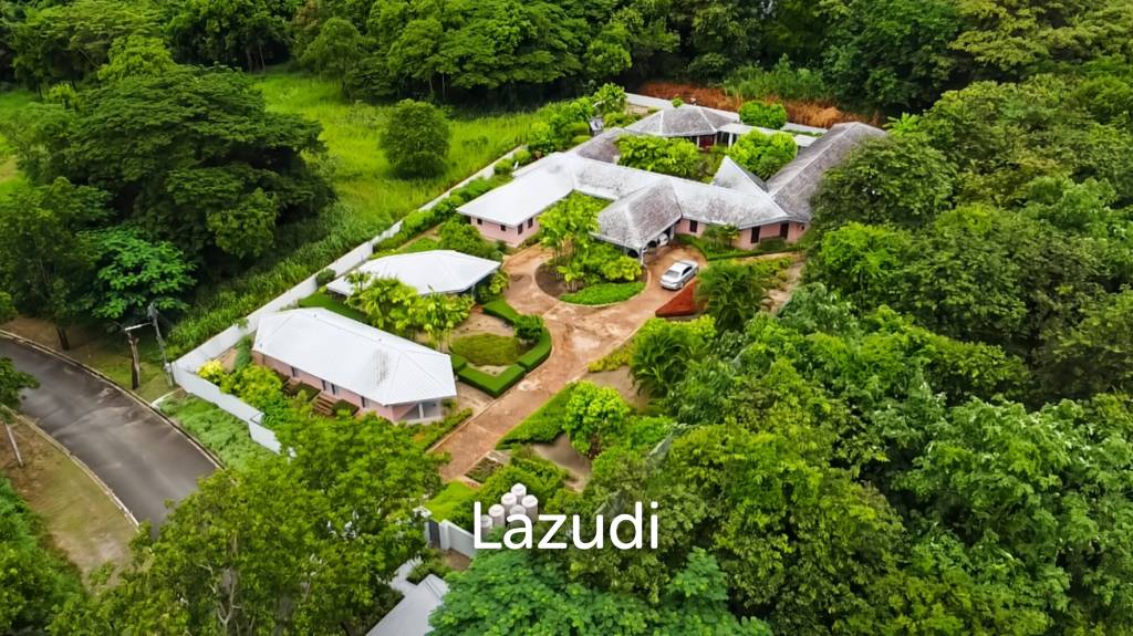 Elegant Eco-Design 5-Bedroom Villa on Over 2 Rai in Springfield Village