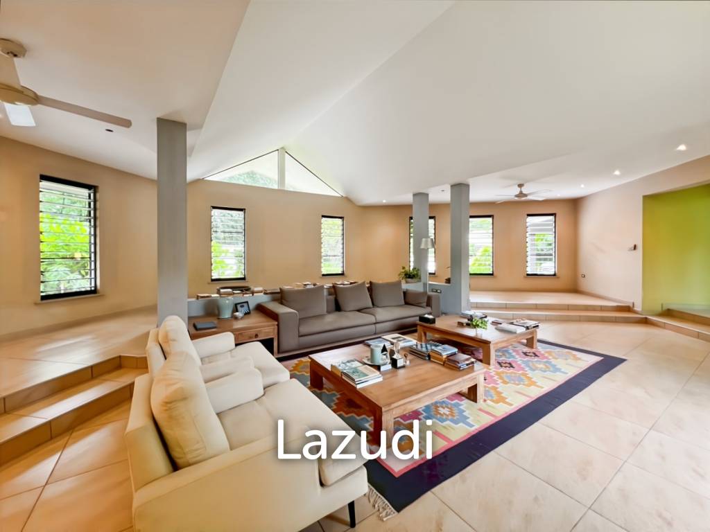 Elegant Eco-Design 5-Bedroom Villa on Over 2 Rai in Springfield Village