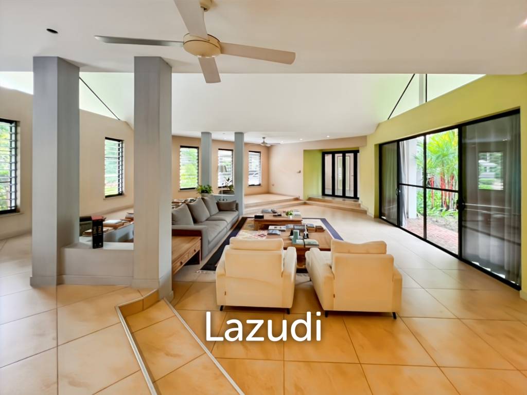 Elegant Eco-Design 5-Bedroom Villa on Over 2 Rai in Springfield Village