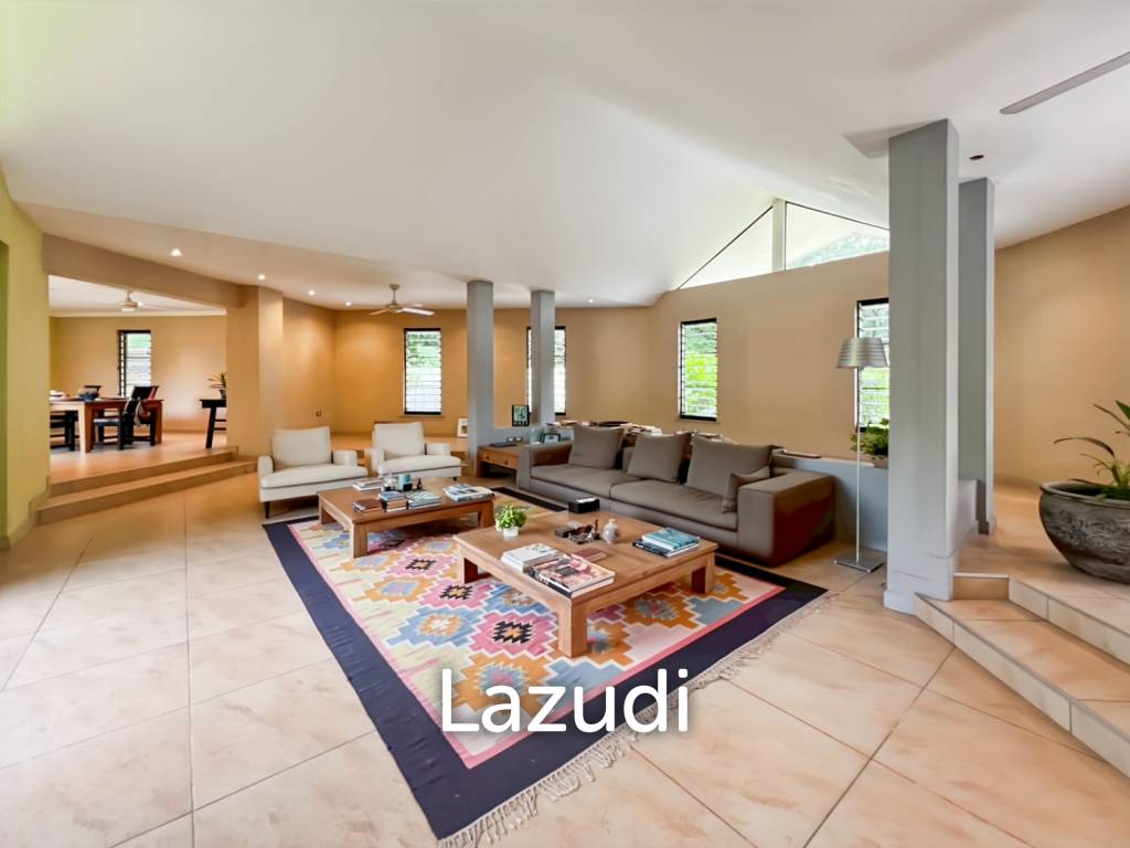 Elegant Eco-Design 5-Bedroom Villa on Over 2 Rai in Springfield Village