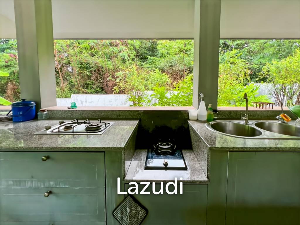 Elegant Eco-Design 5-Bedroom Villa on Over 2 Rai in Springfield Village