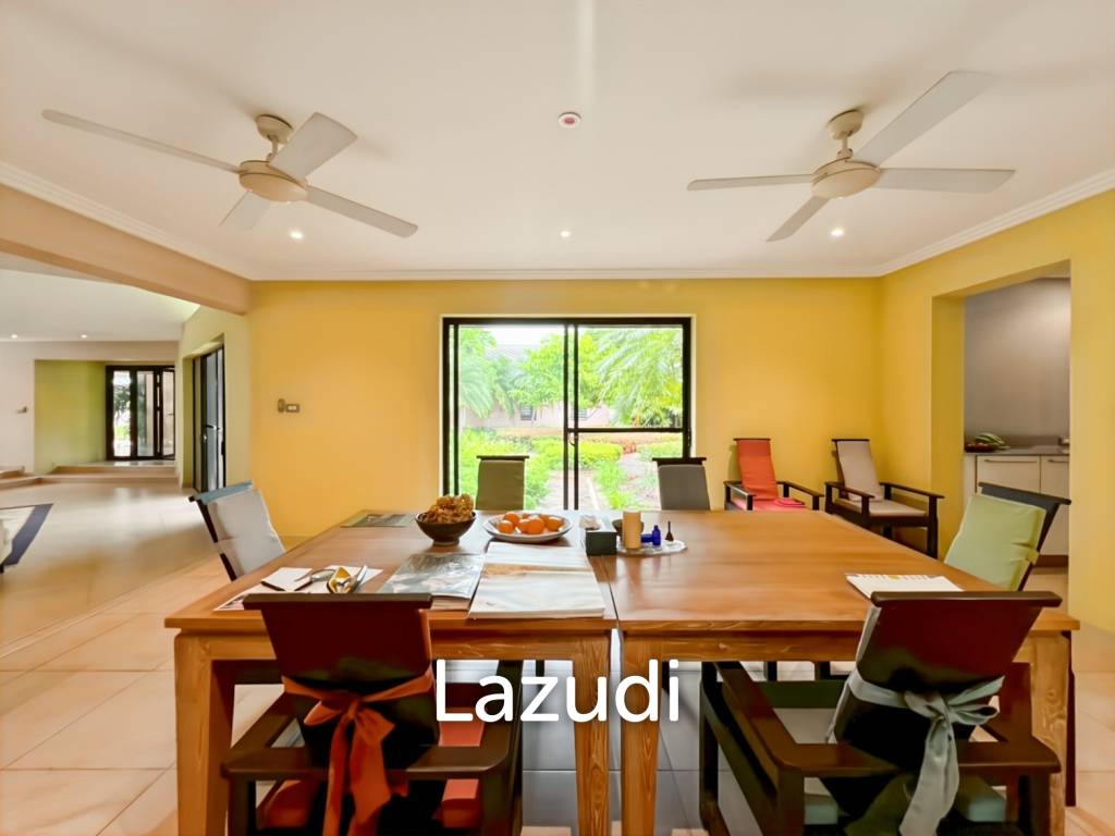 Elegant Eco-Design 5-Bedroom Villa on Over 2 Rai in Springfield Village