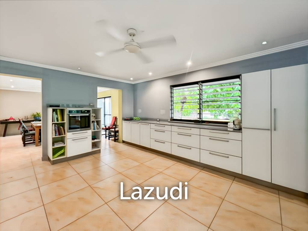 Elegant Eco-Design 5-Bedroom Villa on Over 2 Rai in Springfield Village