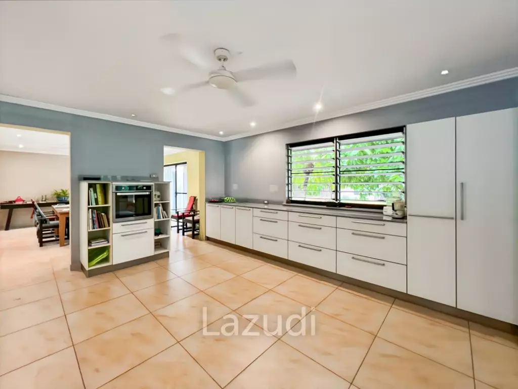 Elegant Eco-Design 5-Bedroom Villa on Over 2 Rai in Springfield Village