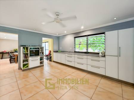 3200 คิว м участка / 1,000 คิว ในชีวิตของฉันมีสนามกอล์ฟและสปารีสอร์ท