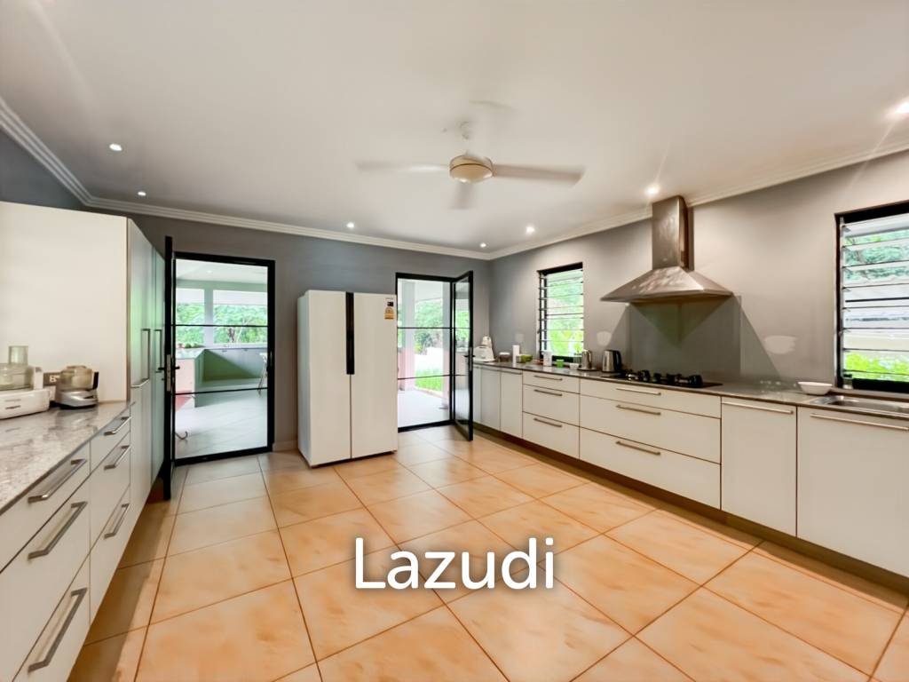 Elegant Eco-Design 5-Bedroom Villa on Over 2 Rai in Springfield Village
