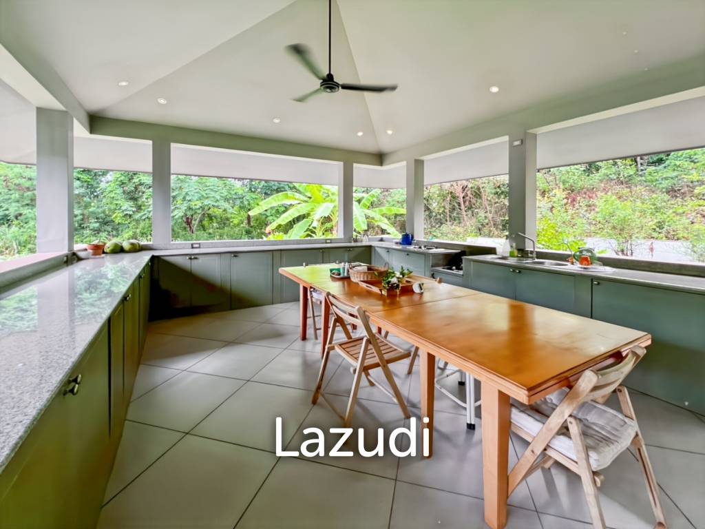 Elegant Eco-Design 5-Bedroom Villa on Over 2 Rai in Springfield Village
