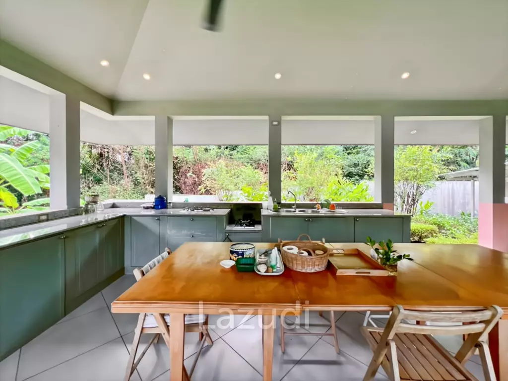 Elegant Eco-Design 5-Bedroom Villa on Over 2 Rai in Springfield Village
