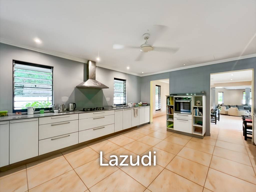 Elegant Eco-Design 5-Bedroom Villa on Over 2 Rai in Springfield Village