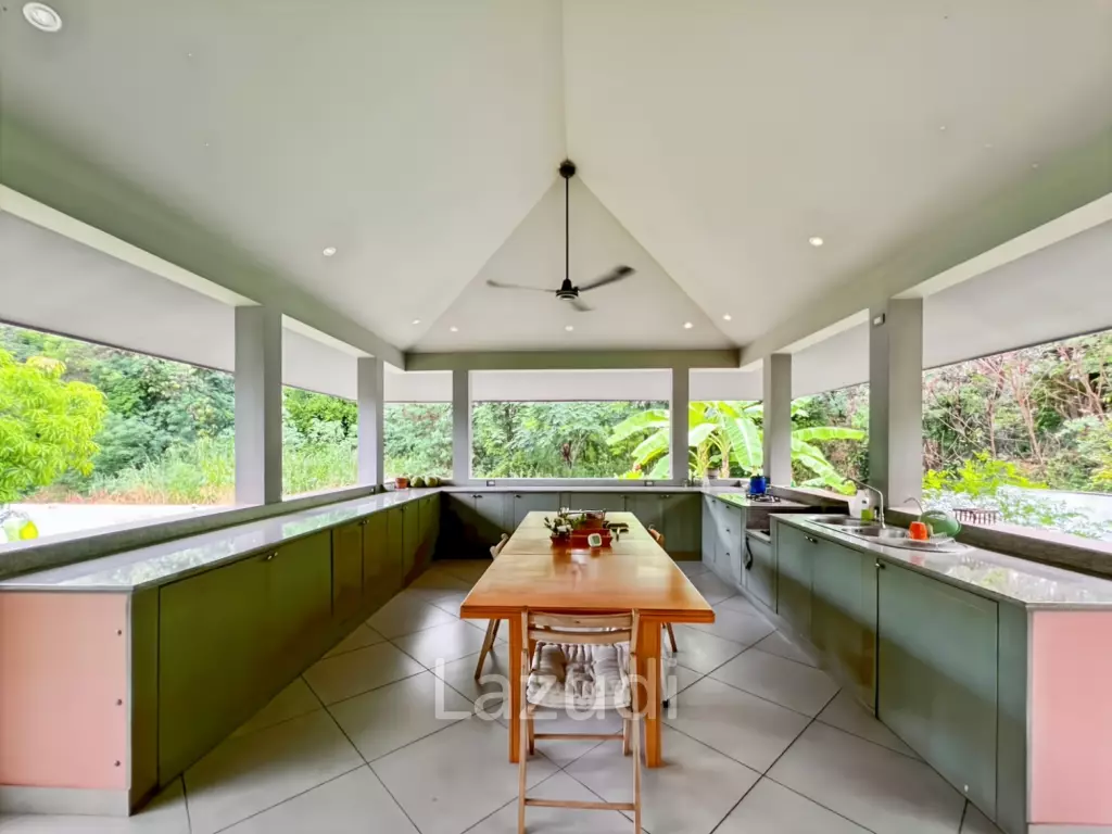 Elegant Eco-Design 5-Bedroom Villa on Over 2 Rai in Springfield Village