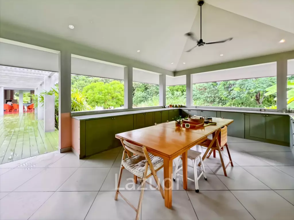 Elegant Eco-Design 5-Bedroom Villa on Over 2 Rai in Springfield Village