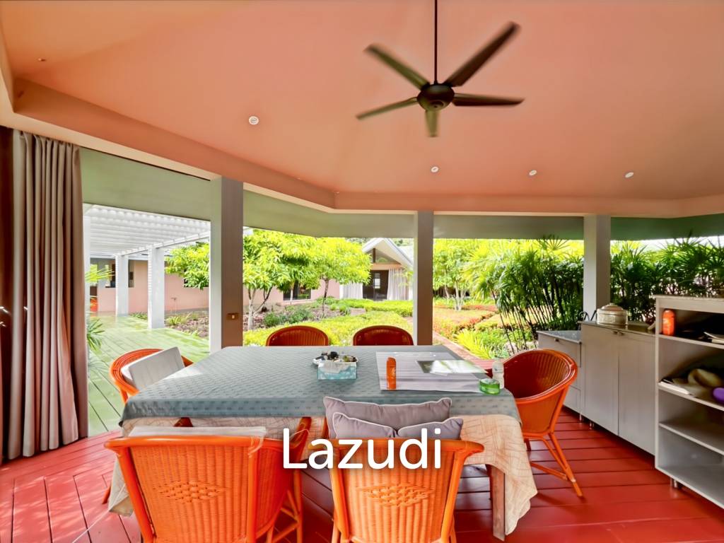 Elegant Eco-Design 5-Bedroom Villa on Over 2 Rai in Springfield Village