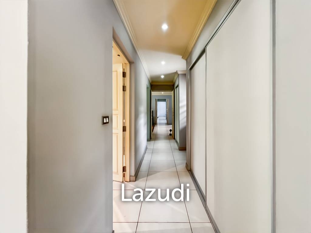 Elegant Eco-Design 5-Bedroom Villa on Over 2 Rai in Springfield Village