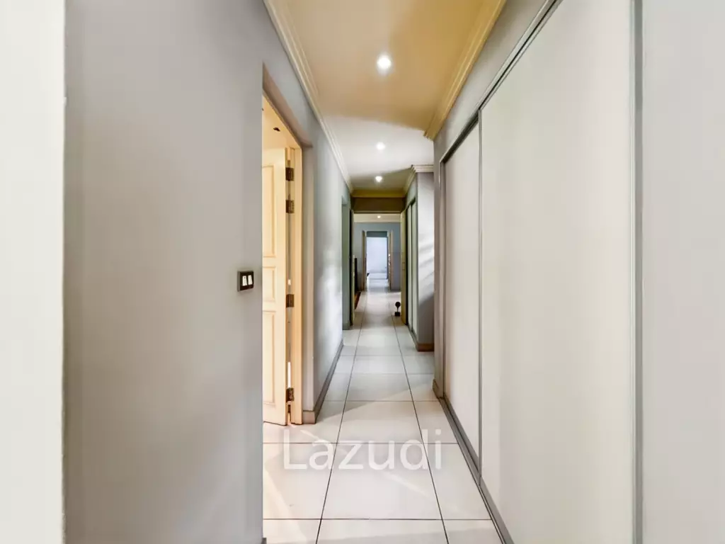 Elegant Eco-Design 5-Bedroom Villa on Over 2 Rai in Springfield Village