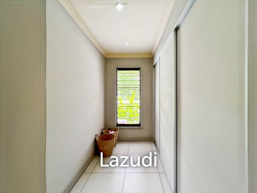 Elegant Eco-Design 5-Bedroom Villa on Over 2 Rai in Springfield Village