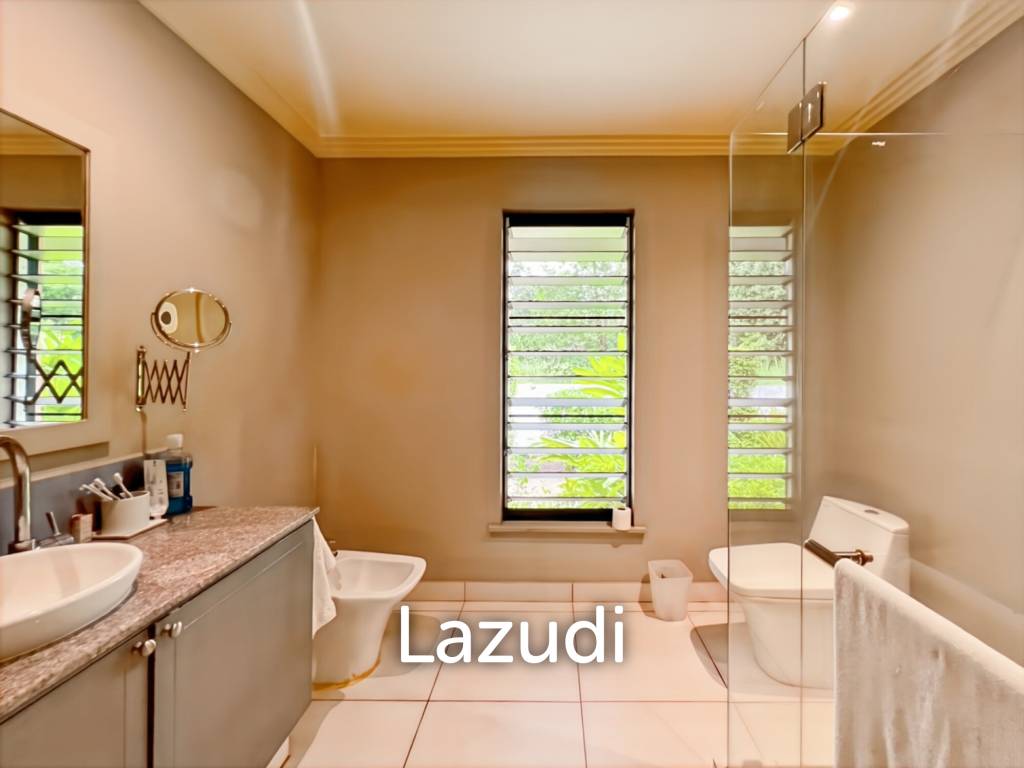 Elegant Eco-Design 5-Bedroom Villa on Over 2 Rai in Springfield Village