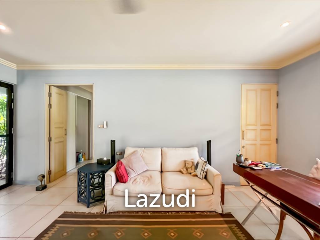 Elegant Eco-Design 5-Bedroom Villa on Over 2 Rai in Springfield Village