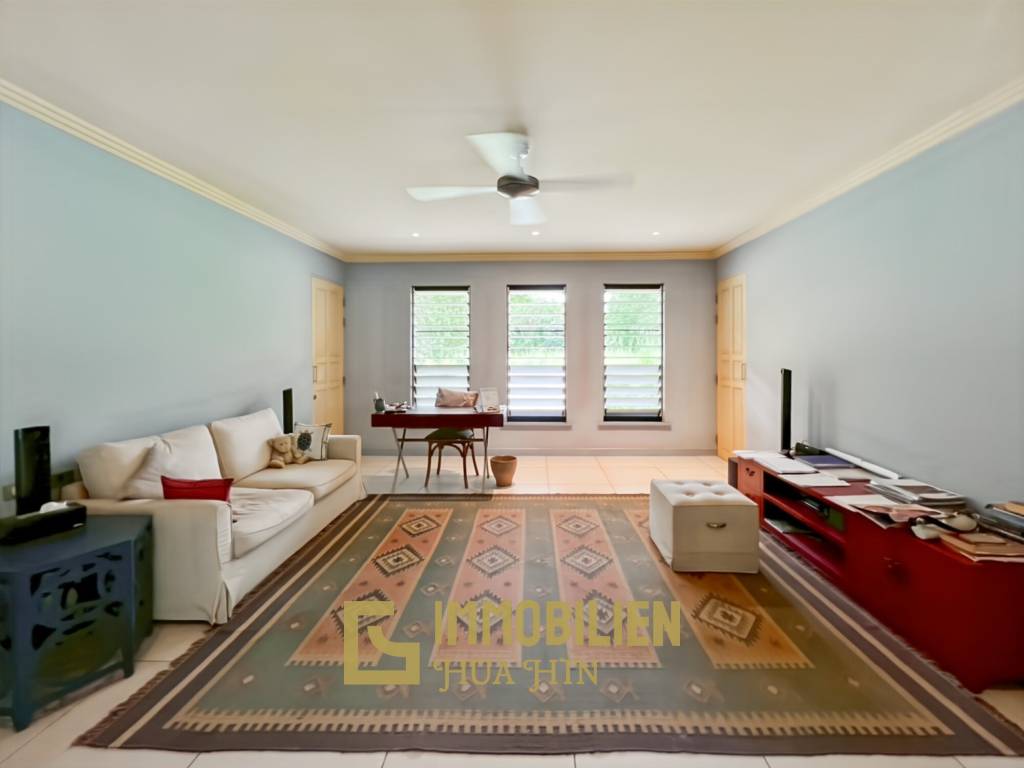 3200 คิว м участка / 1,000 คิว ในชีวิตของฉันมีสนามกอล์ฟและสปารีสอร์ท