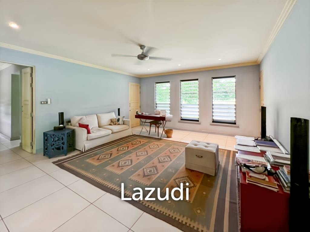 Elegant Eco-Design 5-Bedroom Villa on Over 2 Rai in Springfield Village