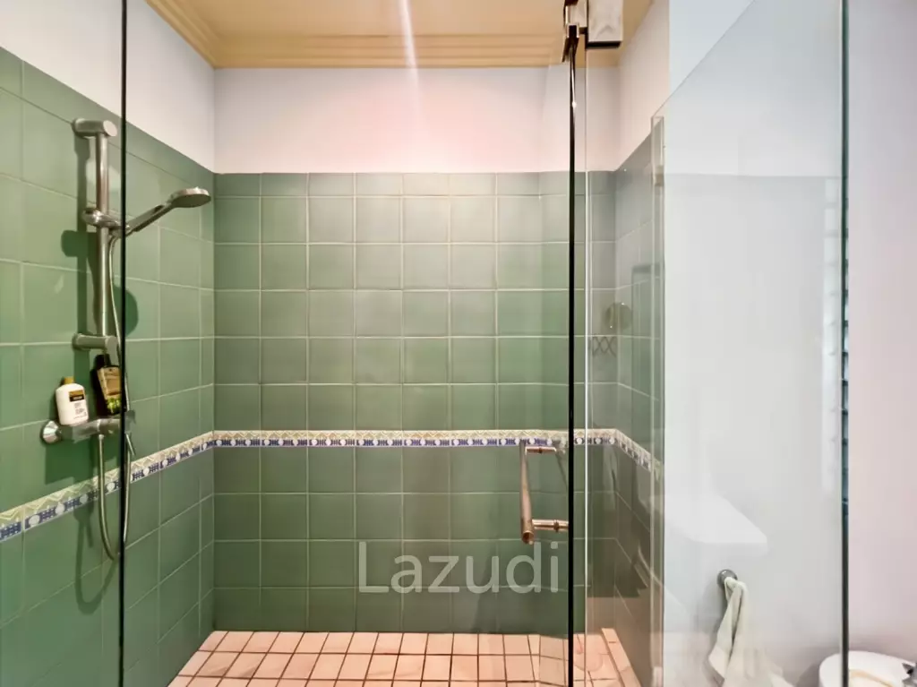 Elegant Eco-Design 5-Bedroom Villa on Over 2 Rai in Springfield Village