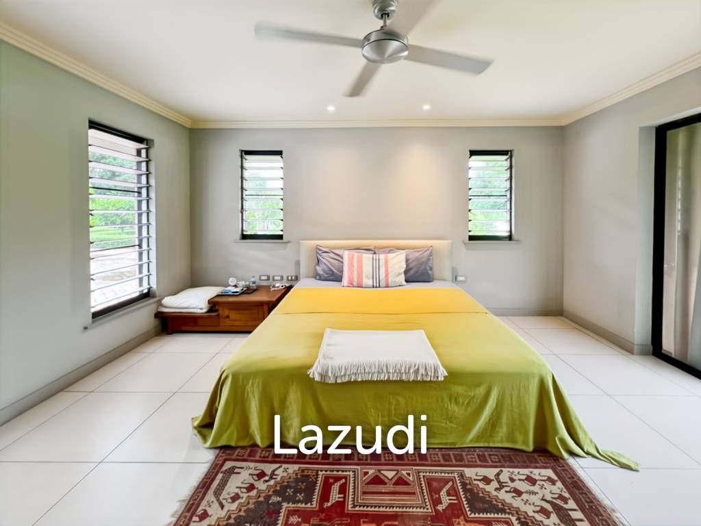 Elegant Eco-Design 5-Bedroom Villa on Over 2 Rai in Springfield Village