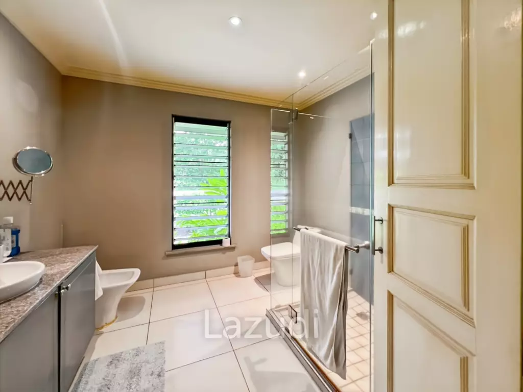 Elegant Eco-Design 5-Bedroom Villa on Over 2 Rai in Springfield Village
