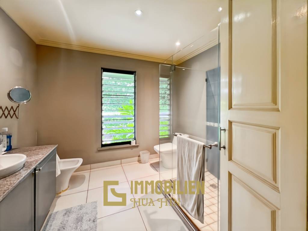 3200 คิว м участка / 1,000 คิว ในชีวิตของฉันมีสนามกอล์ฟและสปารีสอร์ท