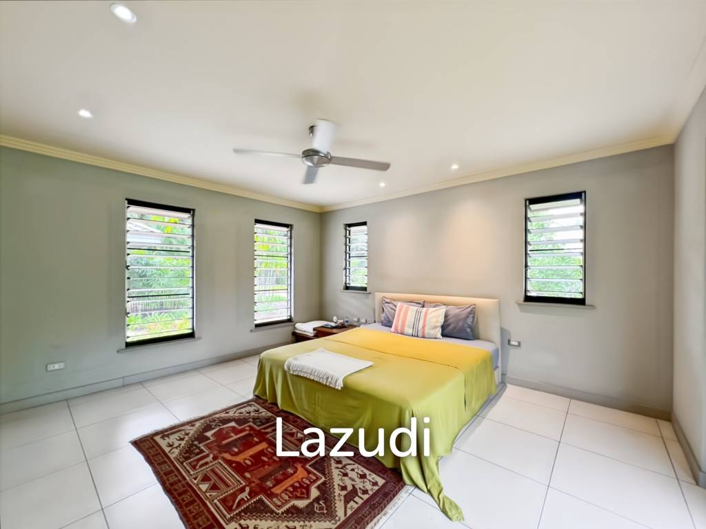 Elegant Eco-Design 5-Bedroom Villa on Over 2 Rai in Springfield Village