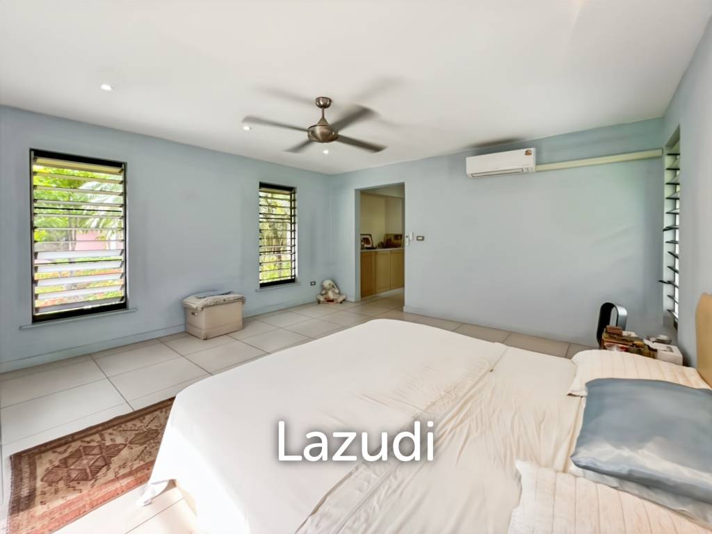 Elegant Eco-Design 5-Bedroom Villa on Over 2 Rai in Springfield Village