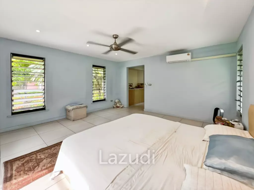 Elegant Eco-Design 5-Bedroom Villa on Over 2 Rai in Springfield Village