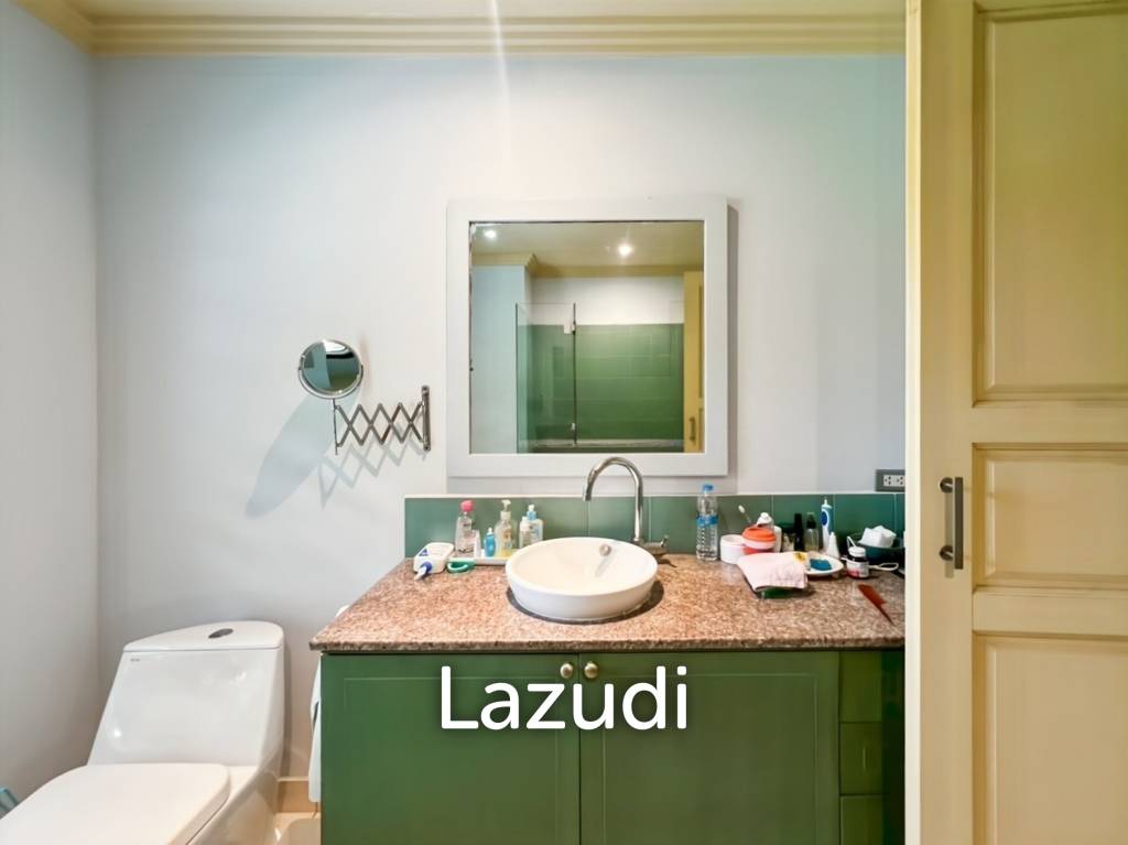 Elegant Eco-Design 5-Bedroom Villa on Over 2 Rai in Springfield Village
