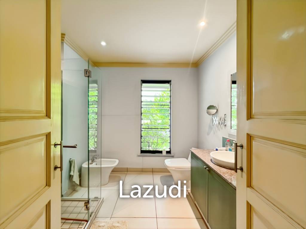 Elegant Eco-Design 5-Bedroom Villa on Over 2 Rai in Springfield Village