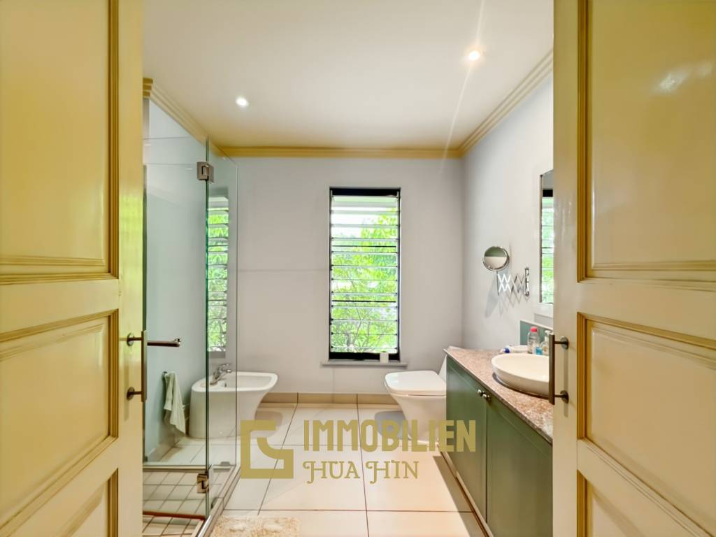 3200 คิว м участка / 1,000 คิว ในชีวิตของฉันมีสนามกอล์ฟและสปารีสอร์ท