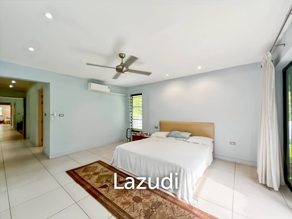 Elegant Eco-Design 5-Bedroom Villa on Over 2 Rai in Springfield Village