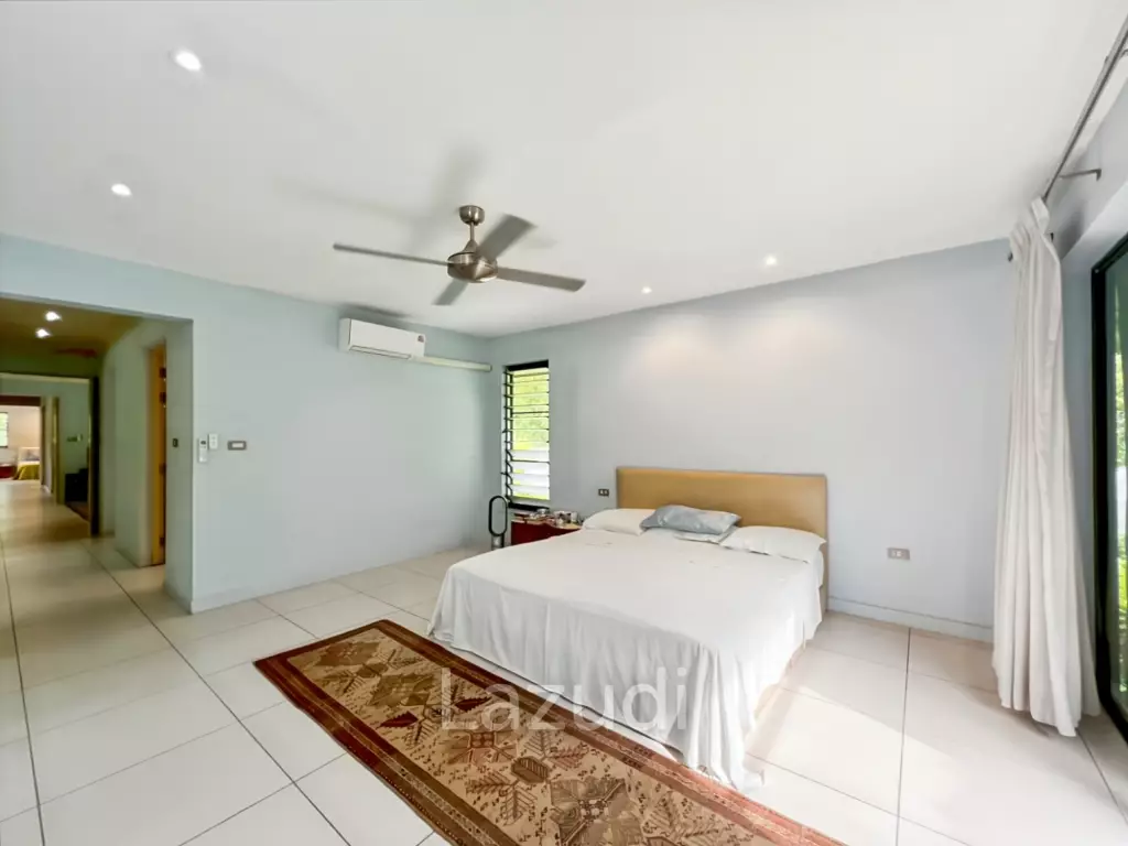 Elegant Eco-Design 5-Bedroom Villa on Over 2 Rai in Springfield Village