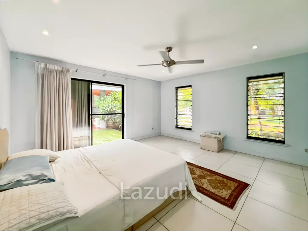 Elegant Eco-Design 5-Bedroom Villa on Over 2 Rai in Springfield Village