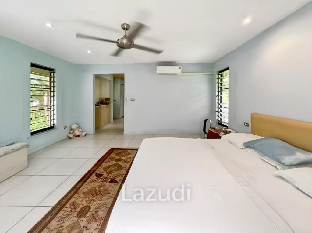 Elegant Eco-Design 5-Bedroom Villa on Over 2 Rai in Springfield Village