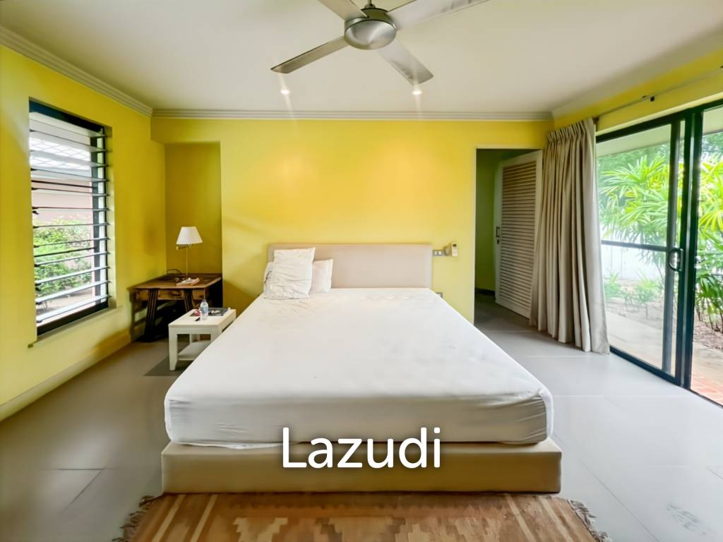 Elegant Eco-Design 5-Bedroom Villa on Over 2 Rai in Springfield Village