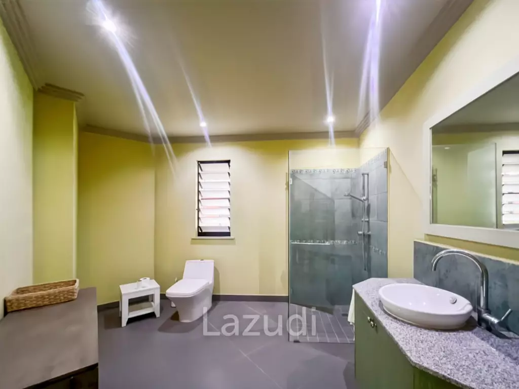 Elegant Eco-Design 5-Bedroom Villa on Over 2 Rai in Springfield Village