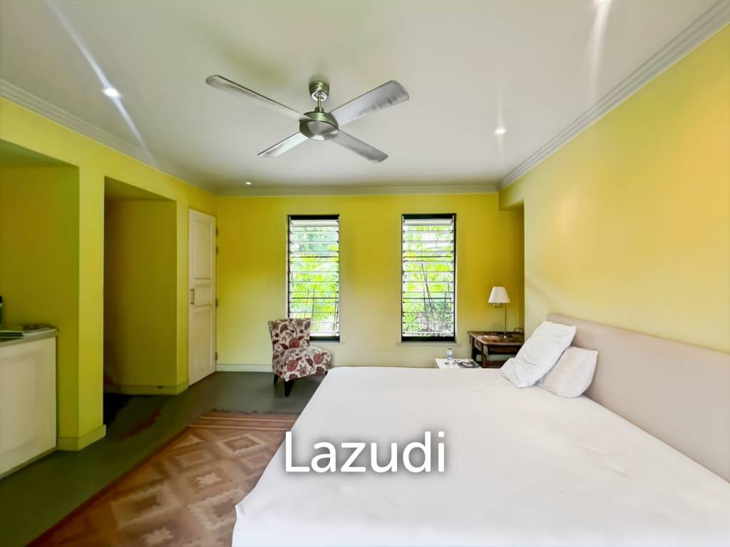 Elegant Eco-Design 5-Bedroom Villa on Over 2 Rai in Springfield Village