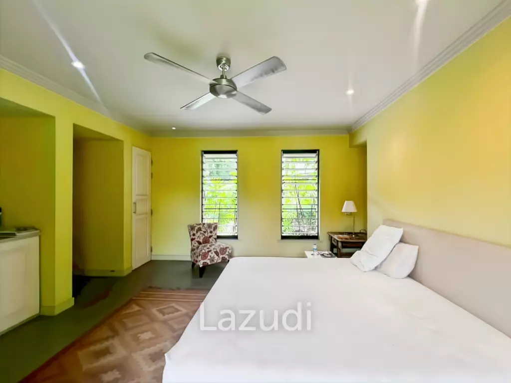 Elegant Eco-Design 5-Bedroom Villa on Over 2 Rai in Springfield Village