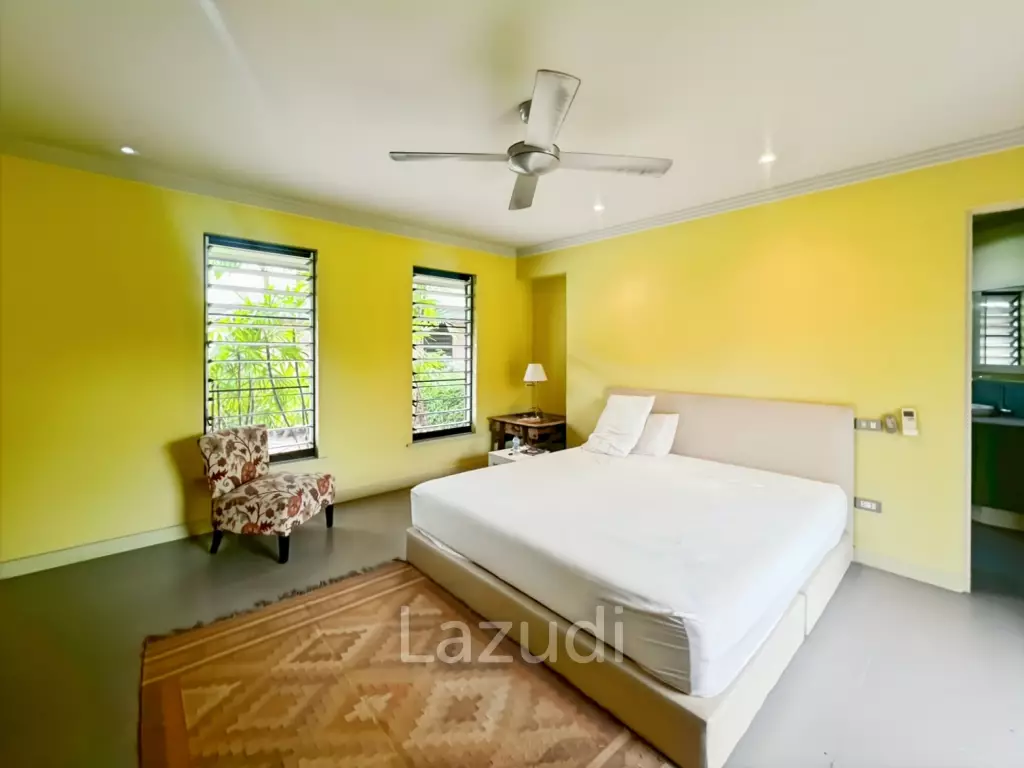 Elegant Eco-Design 5-Bedroom Villa on Over 2 Rai in Springfield Village